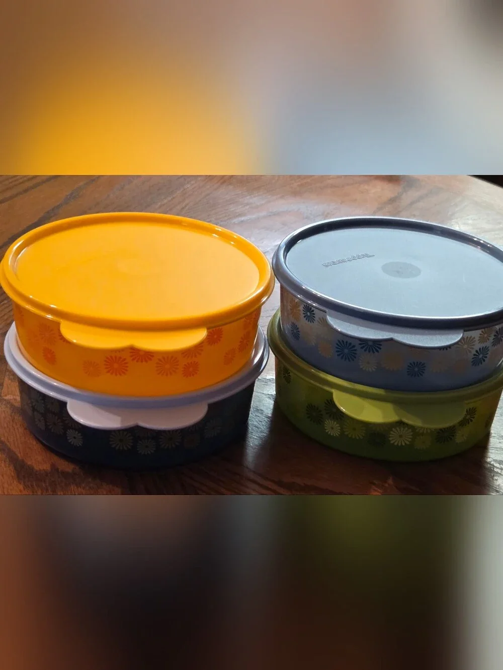 TUPPERWARE 3 CUP BIG WONDERS BOWLS/4